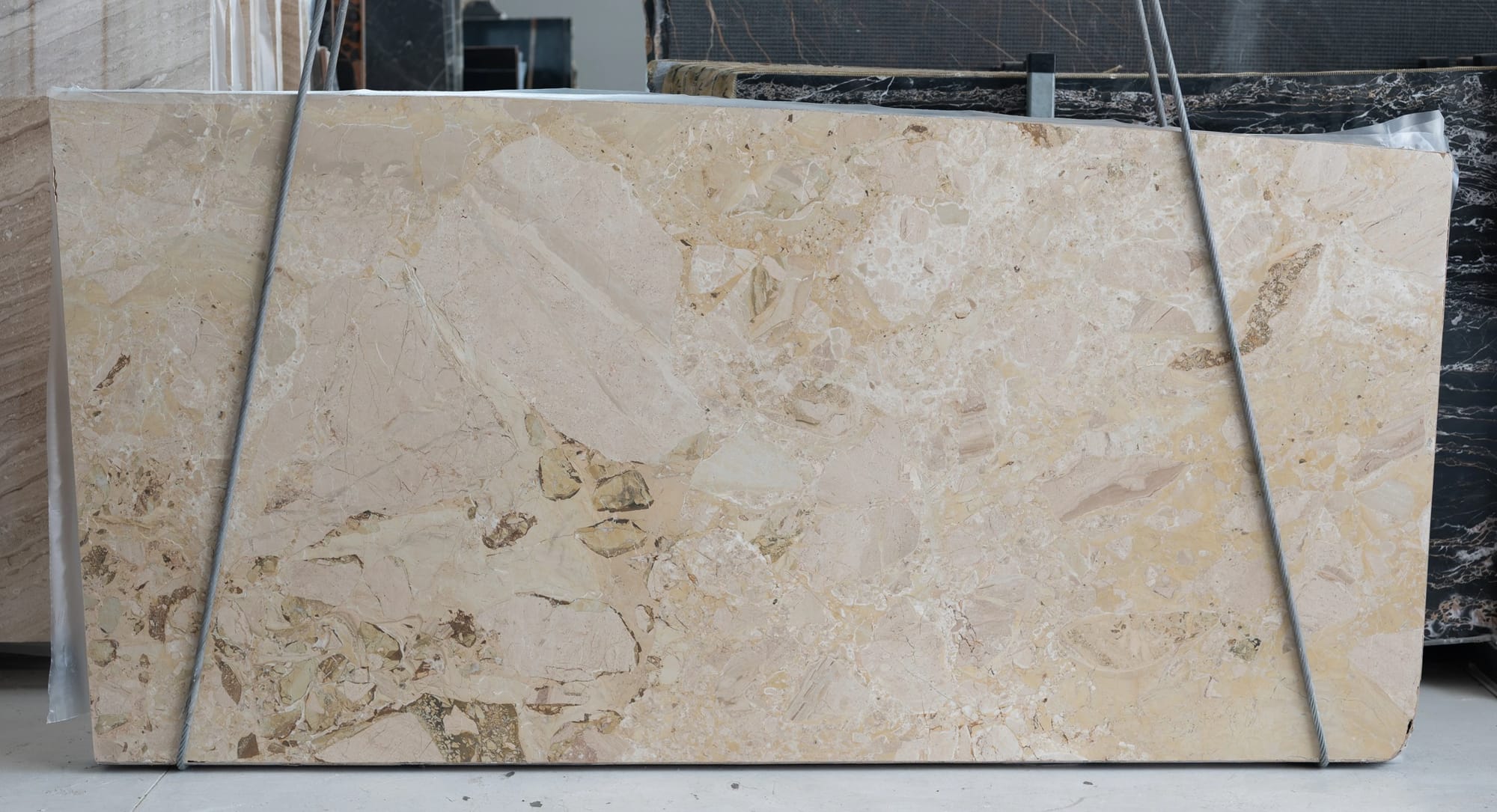 Breccia Aurora
