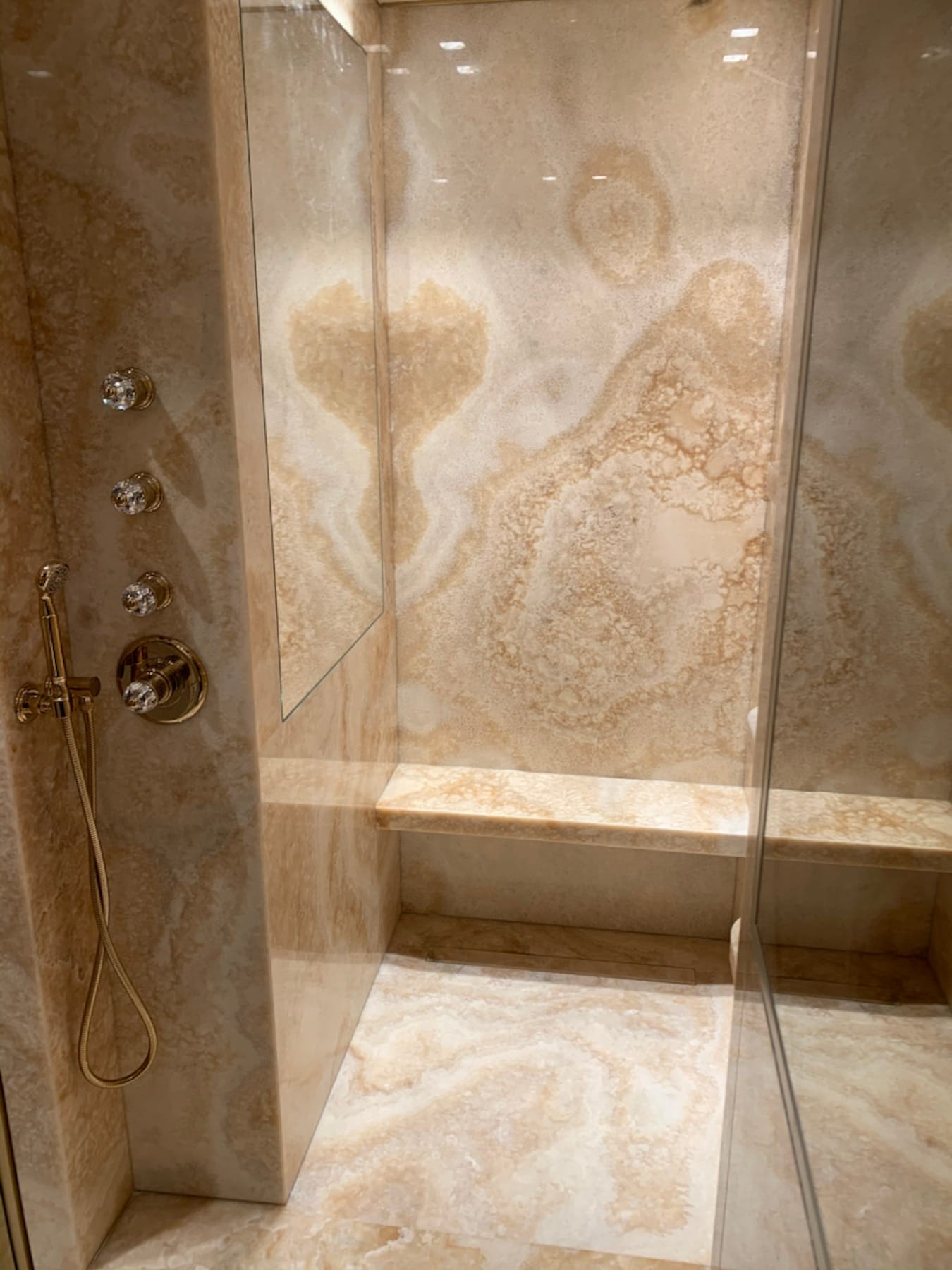 Bagno in Onice Miele - dettaglio 3