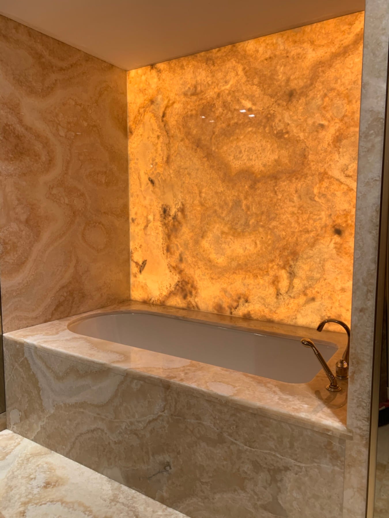 Bagno in Onice Miele - dettaglio 4